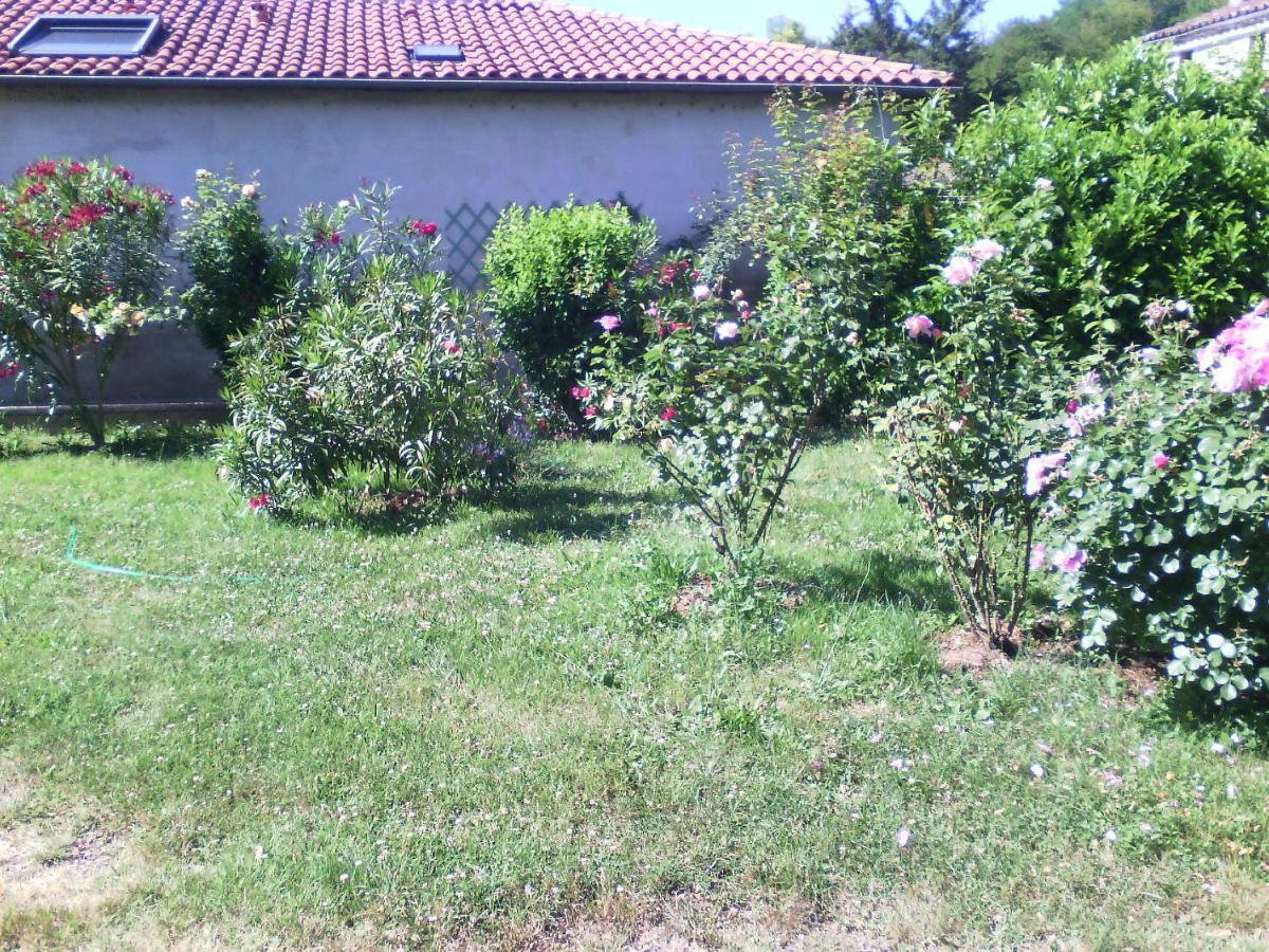 L'Ancien Patronage Guest House Caumont-sur-Garonne Exterior photo